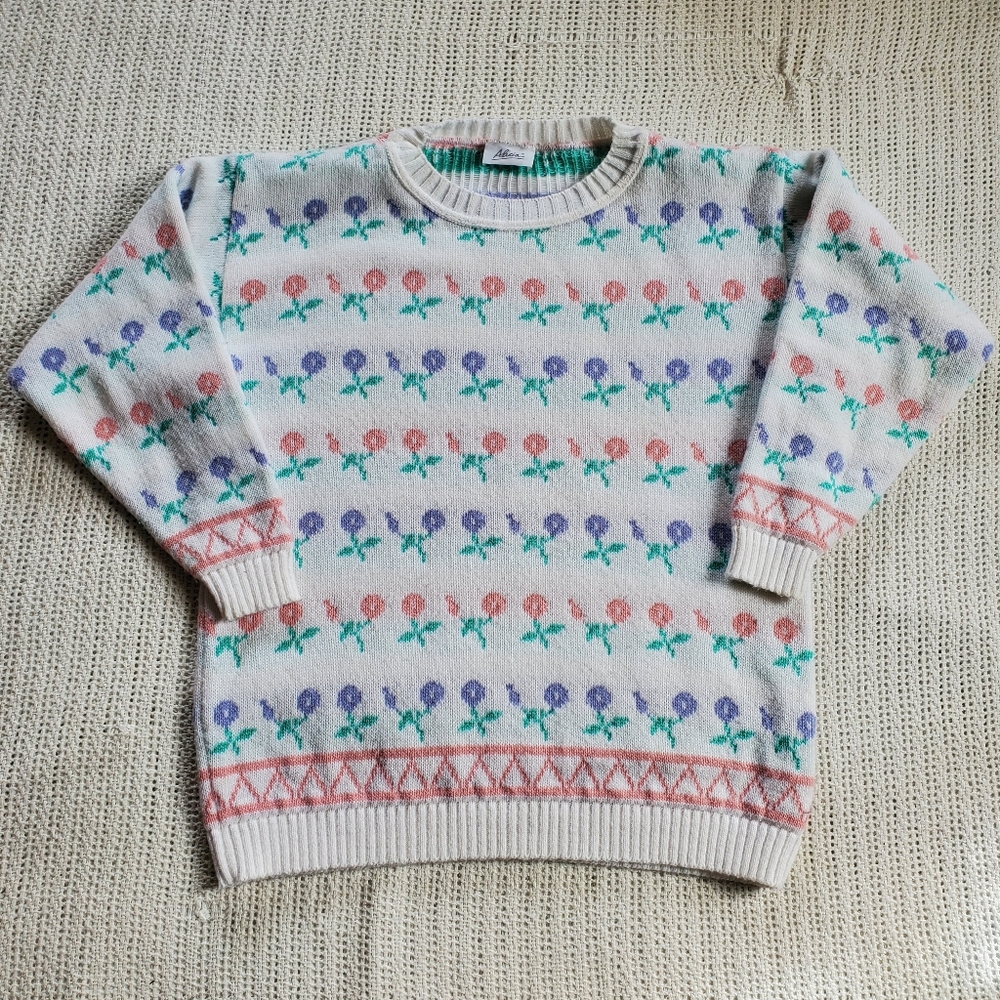 VTG Alicia Women's Medium Pullover KAWAII Flower Sweater USA Made 100% Acrylic